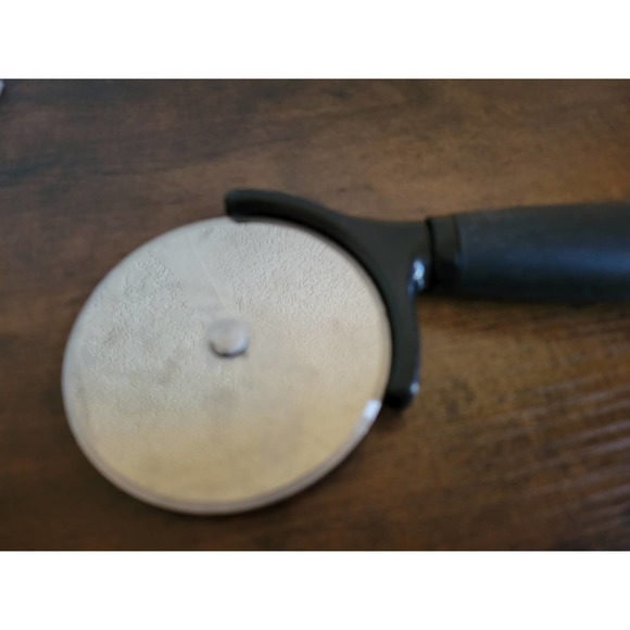 Large (3-1/4") Pizza Cutter-Pizza Wheel, Slicer w/Black Handle - Picture 2 of 4
